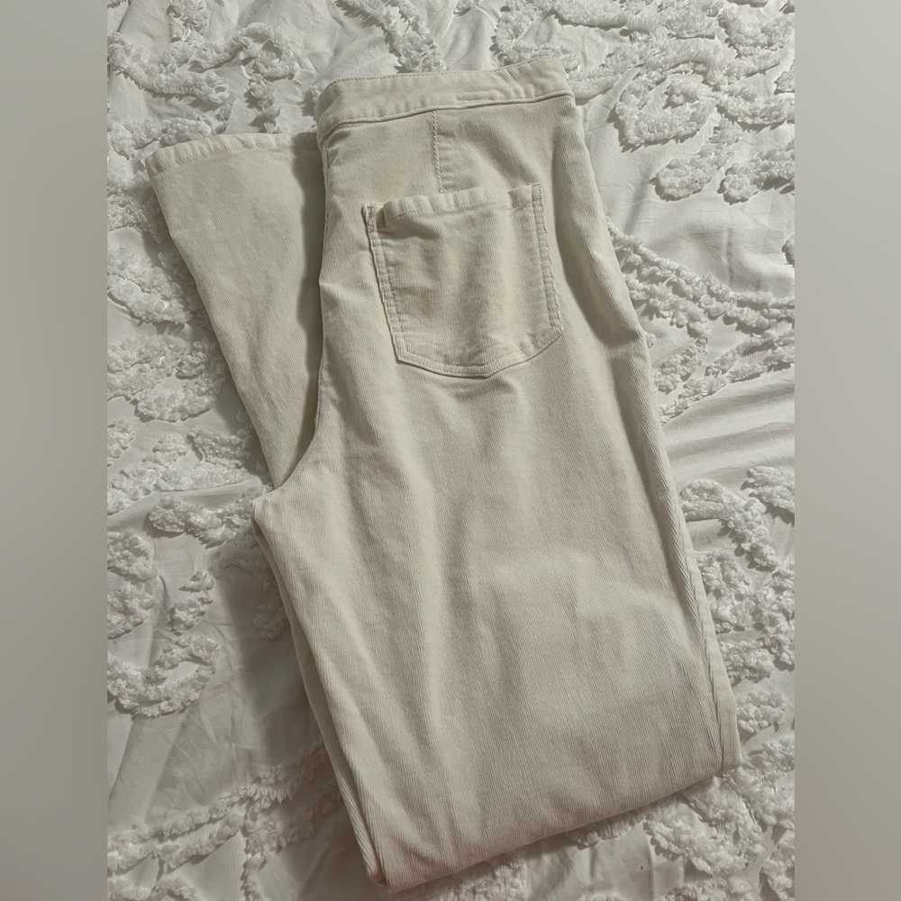 True craft curds
Size 12 
High rise 
Off white 
Flare
